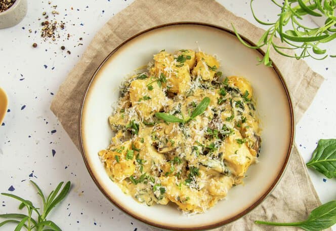 Kremet gnocchi med sopp og spinat