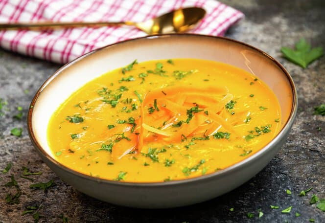 Enkel gulrotsuppe