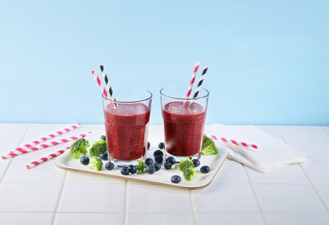 Smoothie med brokkoli og blåbær