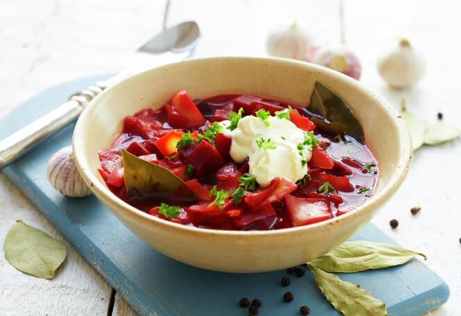 Borscht med kål og gulrøtter