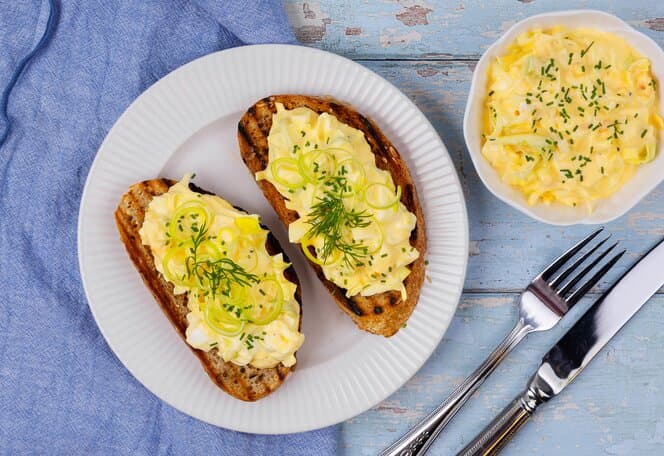 Eggesalat med purre