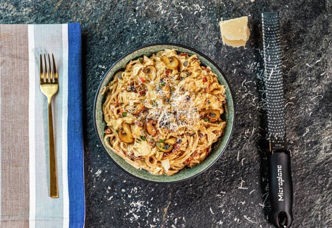 Spagetti med kål og soltørkede tomater