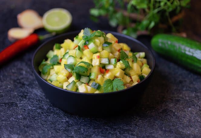 Ananas- og agurksalat