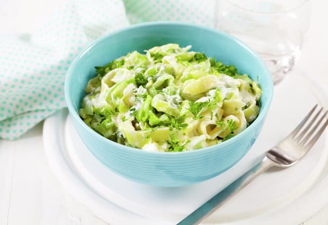 Kremet nykålsalat med tagliatelle