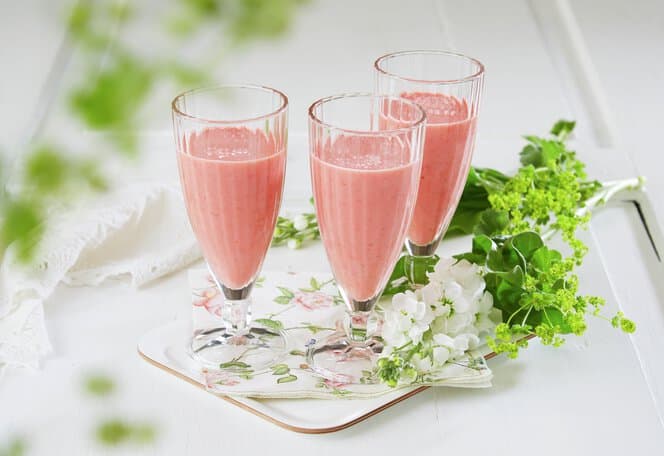 Sprudlende jordbærsmoothie