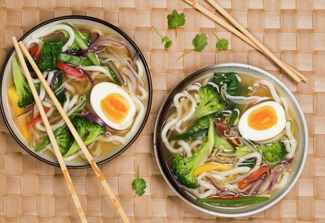 Asiatisk grønnsaksuppe Ramen