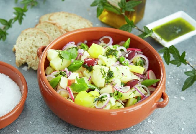 Potetsalat med sukkererter