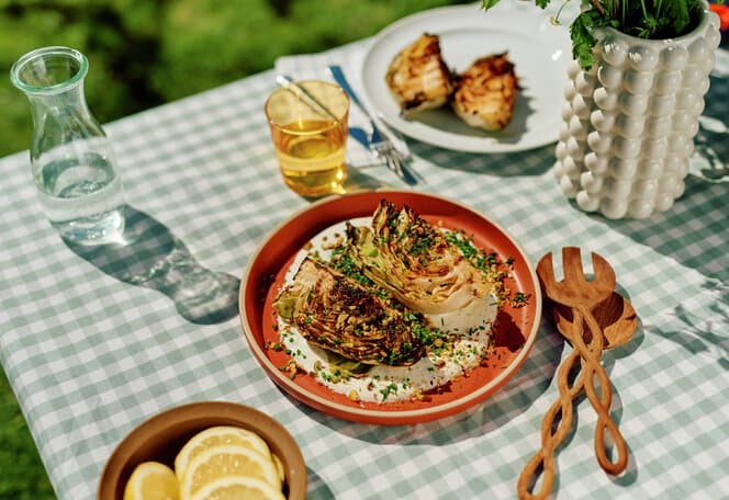 Grillet nykål med yoghurtdressing