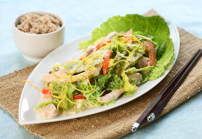 Wok med savoykål og kylling
