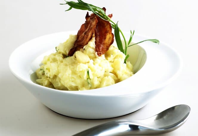 Potetmos med hvitløk og bacon
