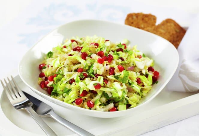Salat med spisskål og granateple