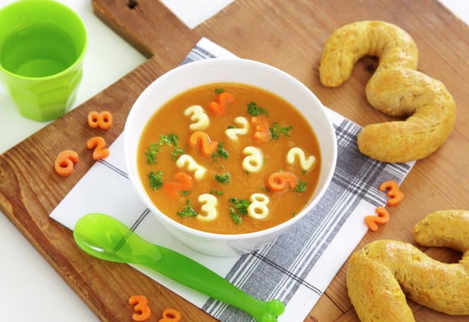 Gulrotsuppe med tall og bokstaver