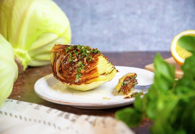 Crispy kålbiff med chimichurri