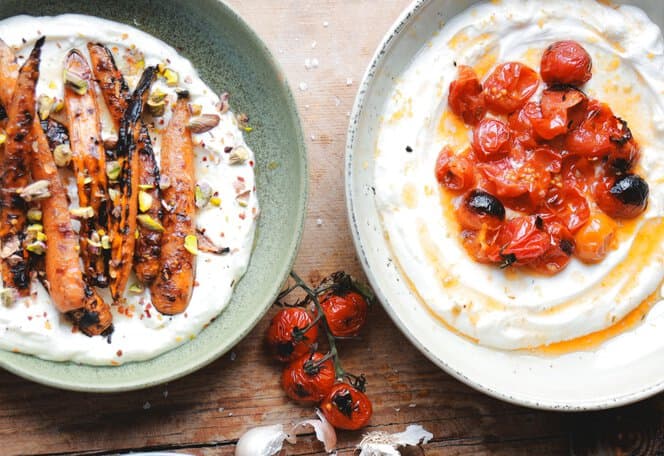 Yoghurtdressing med sitronskall og grillede tomater