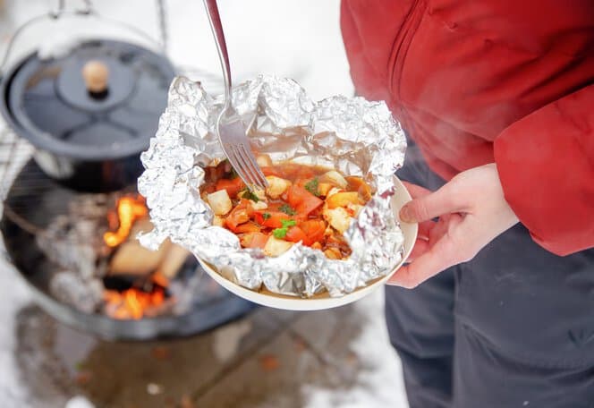 Fiskepakke på bålpanna