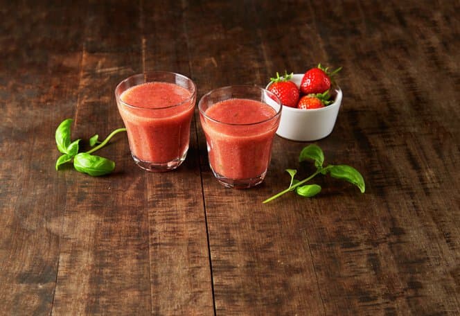 Jordbærsmoothie med basilikum