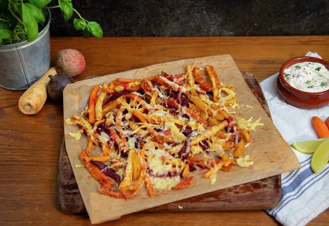 Loaded fries med rotgrønnsaker