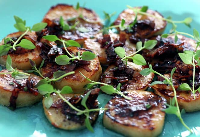 Pannestekte jordskokker med tomatvinaigrette