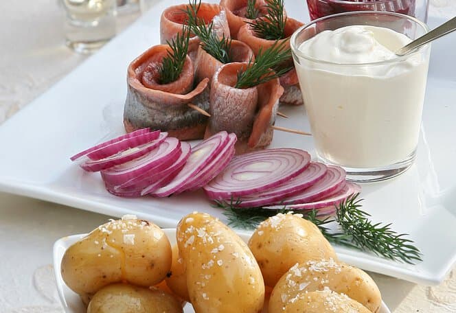 Sild og nypoteter