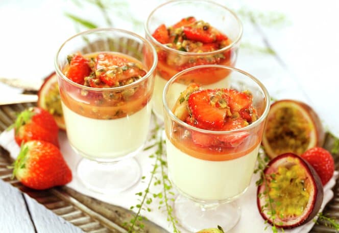 Kokos panna cotta med jordbærtopping