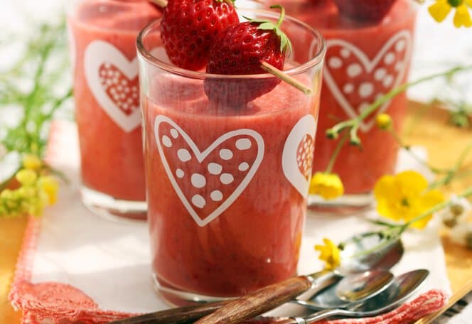 Smoothie med jordbær, lime og kokos