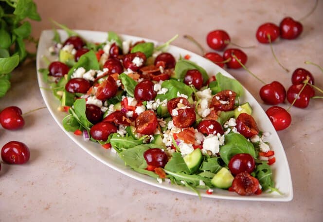 Crunchy sommersalat med moreller