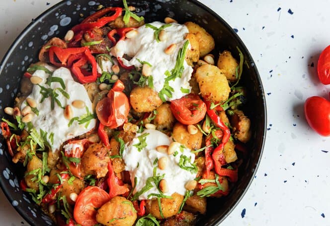 Gnocchi med pesto og burrata