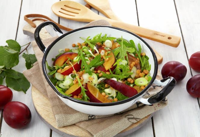 Plommesalat med plommedressing