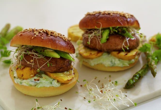 Sliders med grillet portobellosopp og squash
