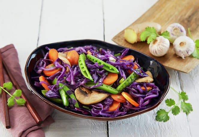 Wok med rød spisskål