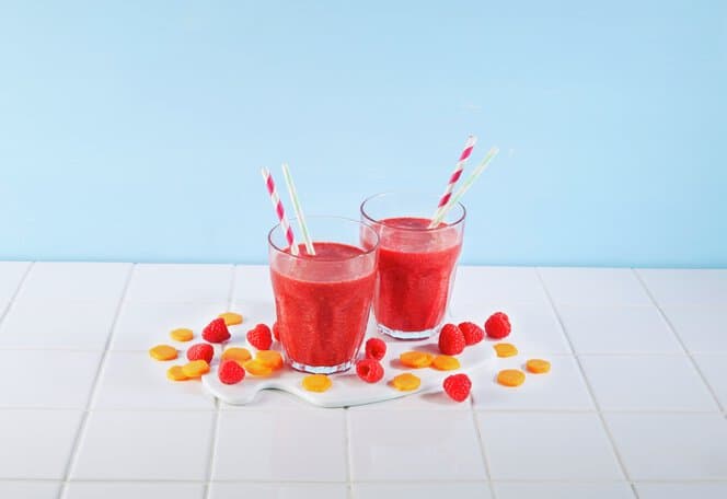 Smoothie med bringebær og gulrot