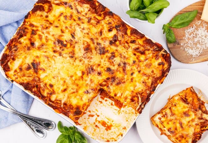 Hjemmelaget lasagne med ostesaus
