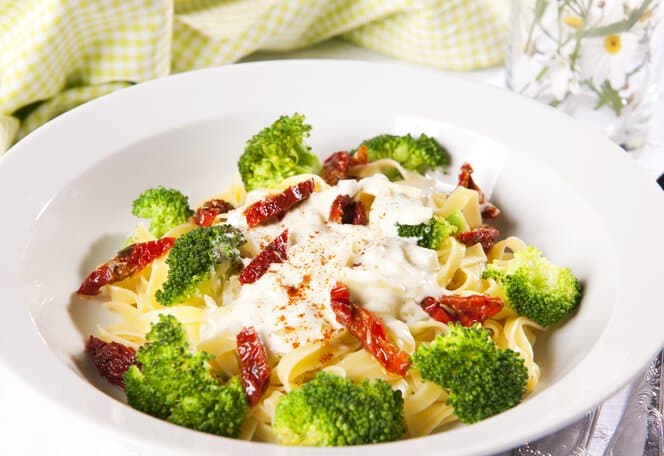 Pasta med brokkolisaus
