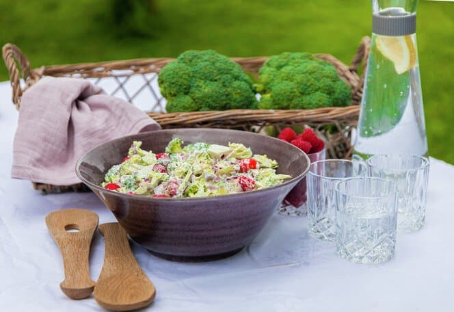 Brokkolisalat med bringebær