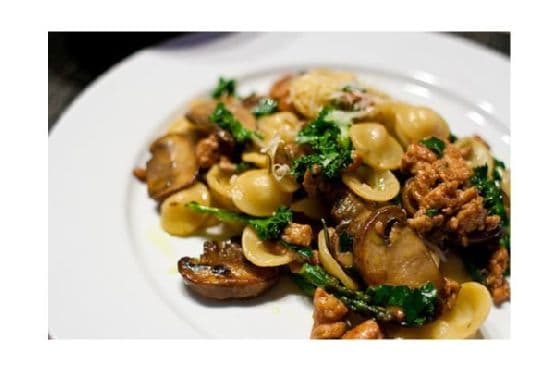 Pasta med kremet saus og sopp